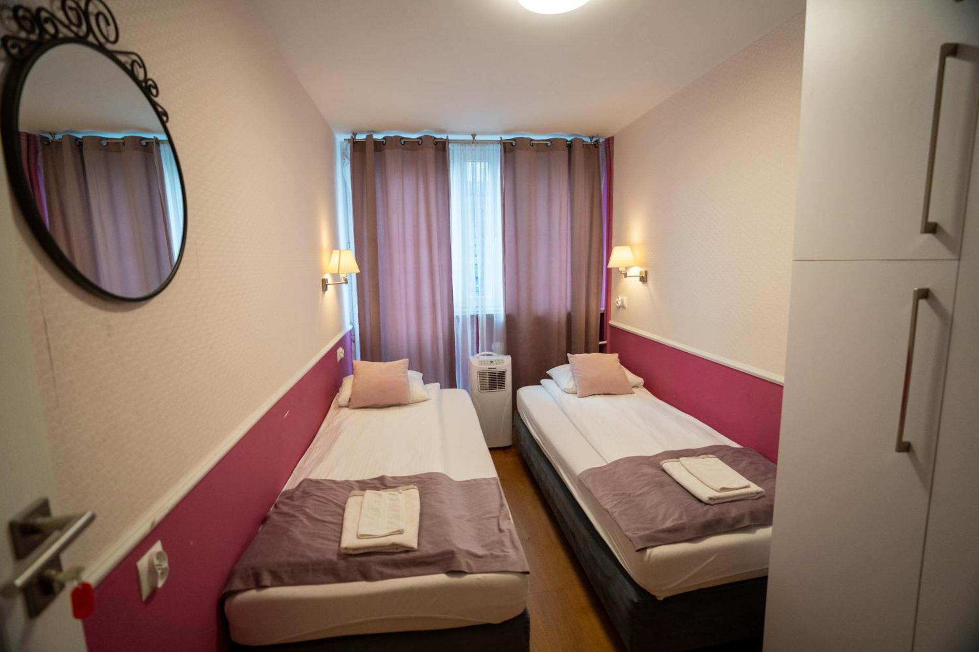 Apartament Hotel Grzybowska 9 Варшава Екстериор снимка