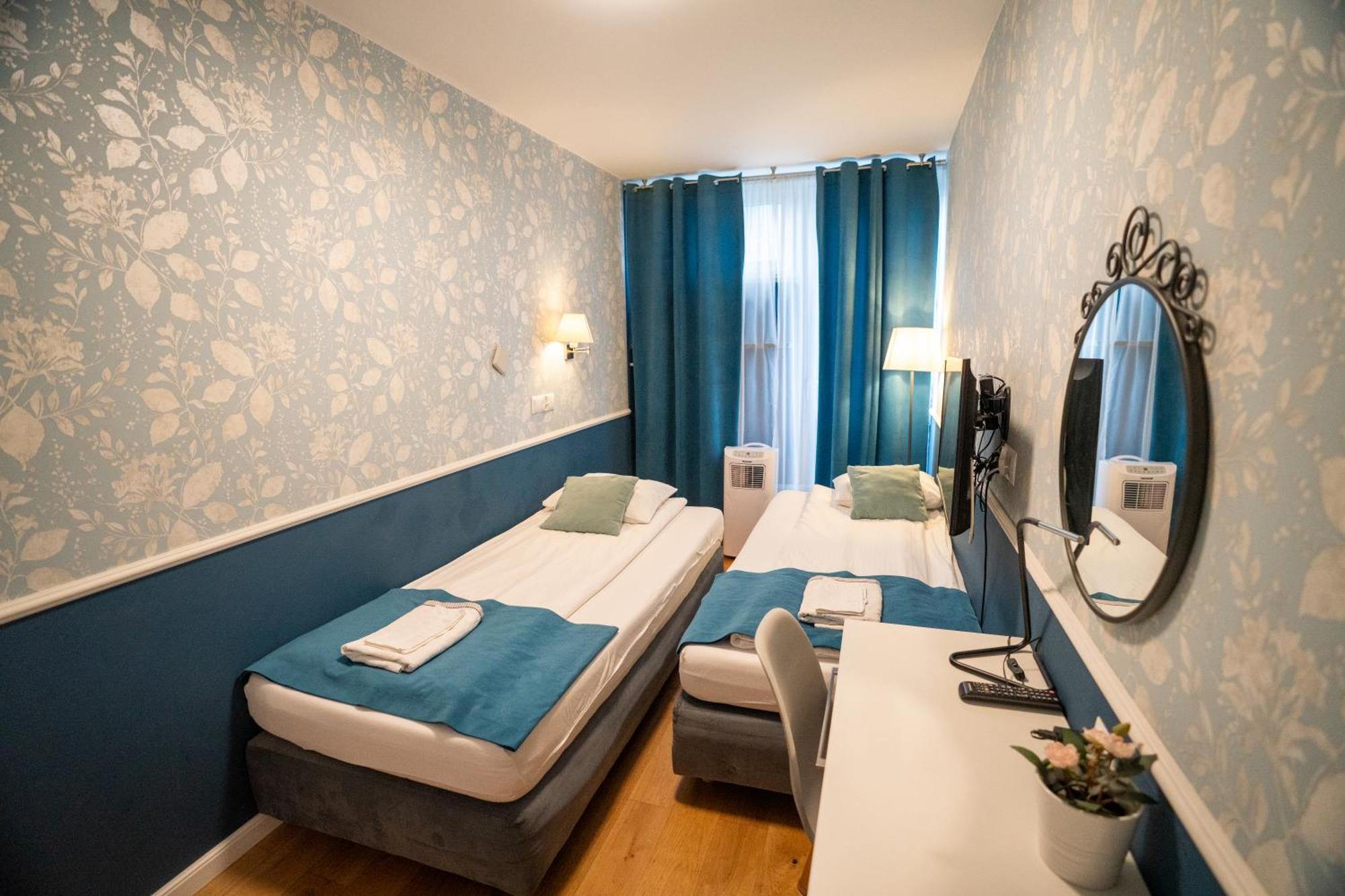 Apartament Hotel Grzybowska 9 Варшава Екстериор снимка
